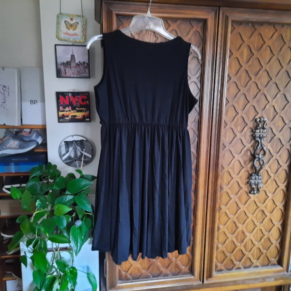 Maternity Nursing Tank Dress, Sleeveless VNeck w/ pockets NWT! - Black, Size S - Picture 8 of 16